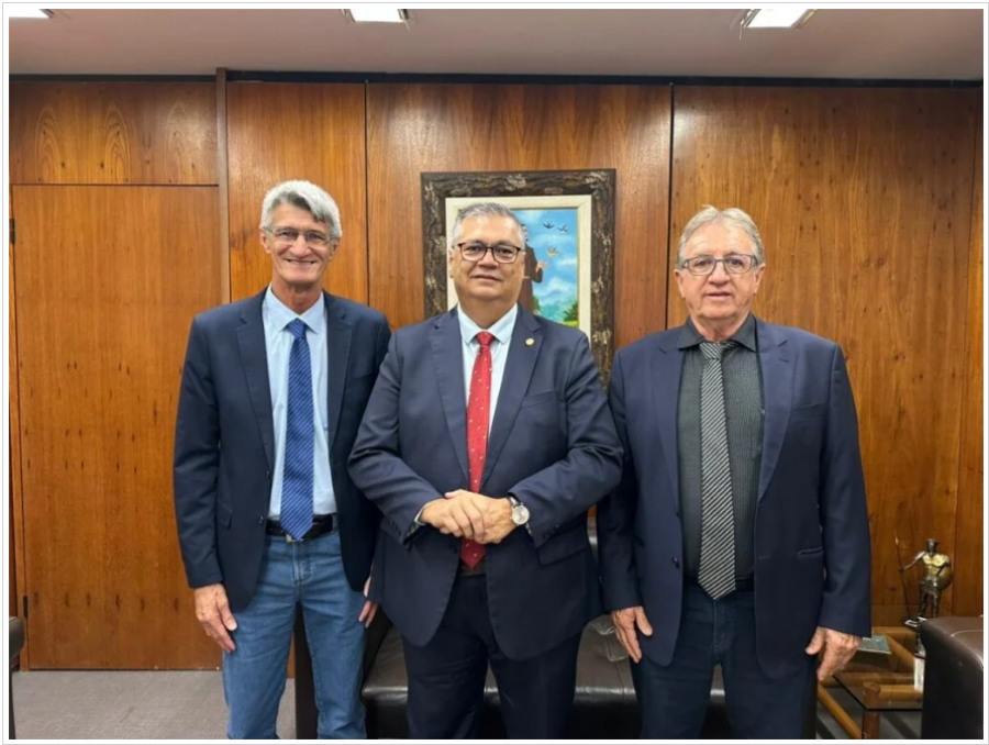 Flávio Dino propõe conciliação após prefeitos de Paranaíta e Alta Floresta levarem disputa de divisa ao STF